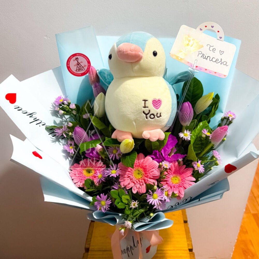 Arreglo 8 tulipanes + 3 gerveras o similar + flores secundarias (con peluche)